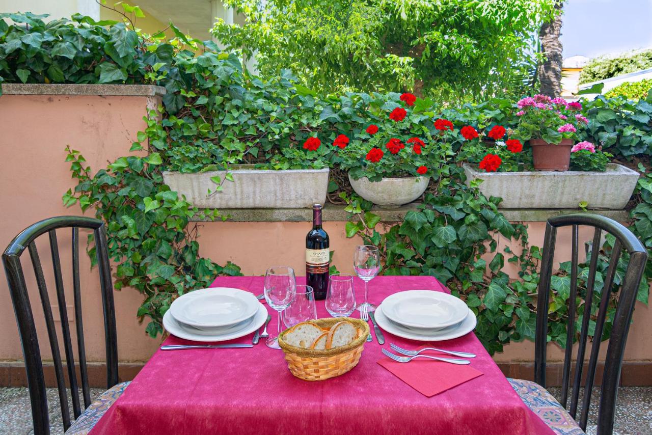 Florentia Hotel Lido di Camaiore Exterior foto